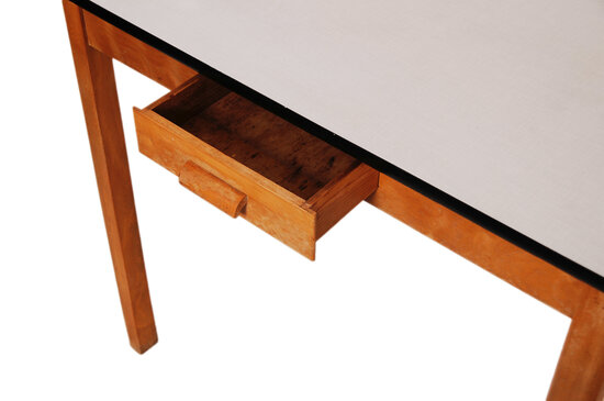 VERKOCHT Vintage houten (werk)tafel et formica blad