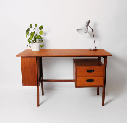 VERKOCHT Vintage jaren 60 bureau