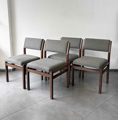 NIEUW Set van vier vintage Cees Braakman Pastoe Japanse serie stoelen