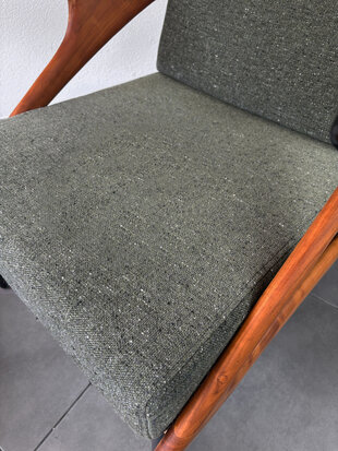 GERESERVEERD . Vintage mid century Atomic fauteuil ontworpen door B. Sprij opnieuw gestoffeerd