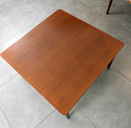 NIEUW . Vintage vierkante salontafel