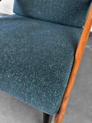 NIEUW . Vintage mid century Atomic fauteuil ontworpen door B. Sprij opnieuw gestoffeerd