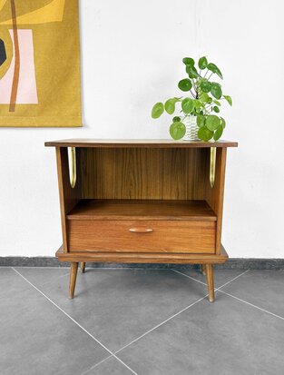 NIEUW . Vintage  jaren 60 kastje van teakhout