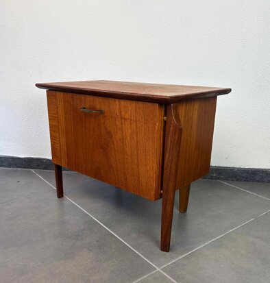 NIEUW . Vintage mid century Louis van Teeffelen nachtkastje 