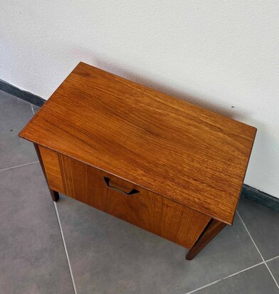 NIEUW . Vintage mid century Louis van Teeffelen nachtkastje 