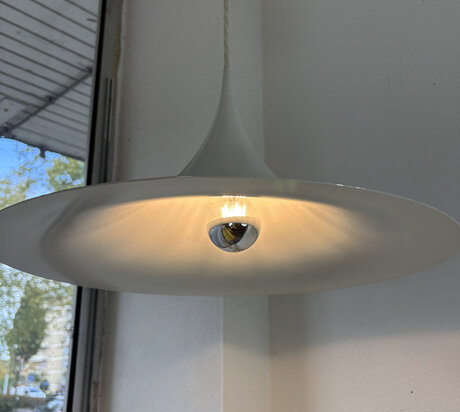 NIEUW . Vintage Lyfa heksenhoed lamp