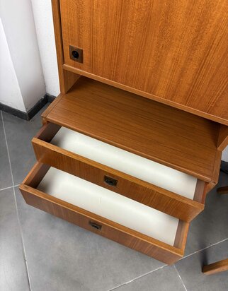 NIEUW . Vintage jaren 60 kast