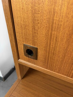 NIEUW . Vintage jaren 60 kast