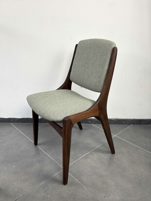 NIEUW . Set van twee vintage Mahjongg stoelen opnieuw gestoffeerd