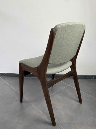 NIEUW . Set van twee vintage Mahjongg stoelen opnieuw gestoffeerd