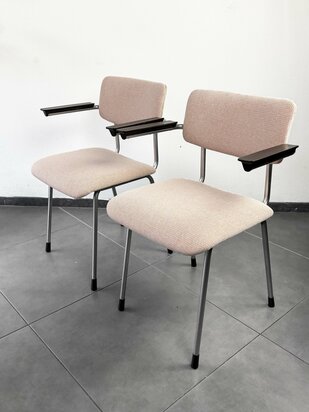 NIEUW . Set Gispen eetkamer stoelen opnieuw gestoffeerd