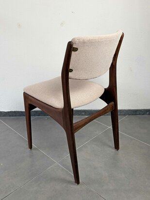 NIEUW . Vintage eetkamerstoel opnieuw gestoffeerd