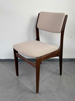 NIEUW . Vintage eetkamerstoel opnieuw gestoffeerd