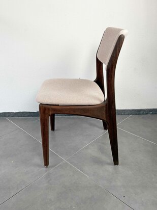 NIEUW . Vintage eetkamerstoel opnieuw gestoffeerd