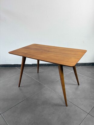 NIEUW . Vintage bijzettafel met schuine pootjes