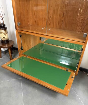 NIEUW . Vintage jaren 60 vitrinekast