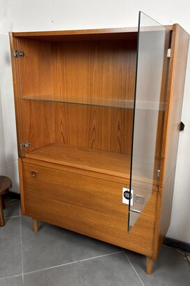 NIEUW . Vintage jaren 60 vitrinekast