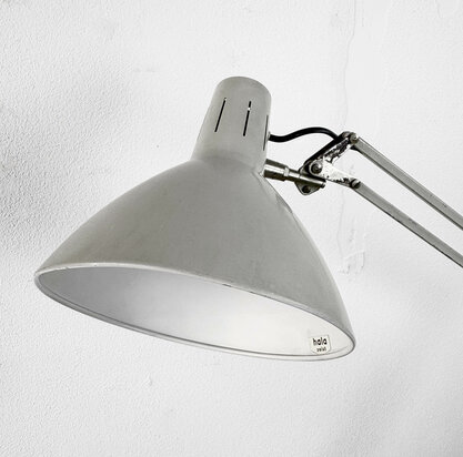 NIEUW . Vintage industri&euml;le Hala bureaulamp 