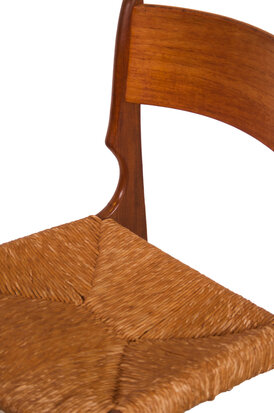 Set van 4 Scandinavisch design stoelen
