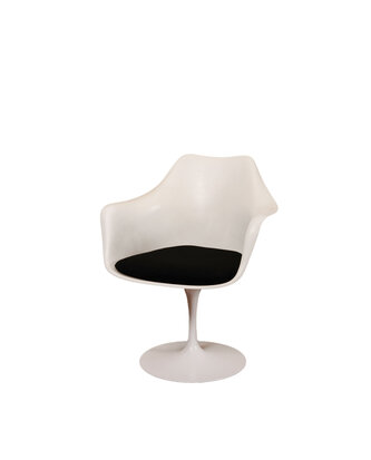 Vintage Eero Saarinen Tulip chair