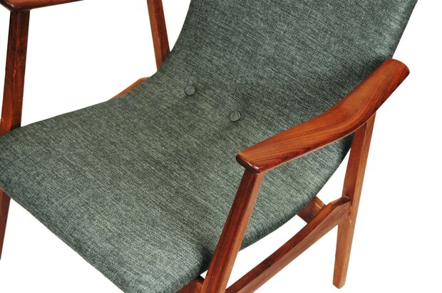 VERKOCHT Vintage Louis van Teeffelen fauteuil opnieuw gestoffeerd