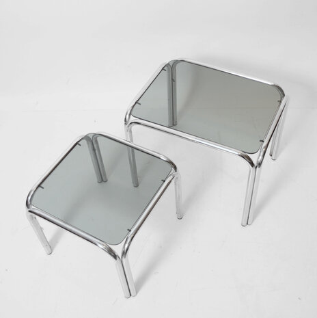 VERKOCHT Vintage mimiset/ nesting tables met rookglas