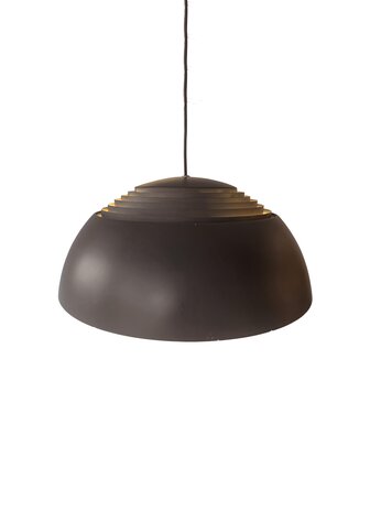 VERKOCHT Vintage hanglamp AJ Royal door Arne Jacobsen voor Louis Poulsen