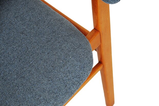 VERKOCHT Set vintage eetkamerstoelen opnieuw gestoffeerd