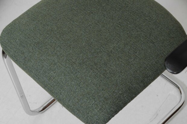 VERKOCHT Set vintage buisframe stoelen opnieuw gestoffeerd