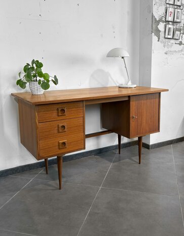GERESERVEERD Vintage teakhouten jaren 60 bureau