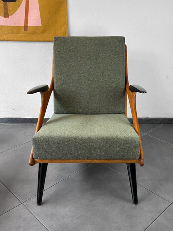 GERESERVEERD . Vintage mid century Atomic fauteuil ontworpen door B. Sprij opnieuw gestoffeerd