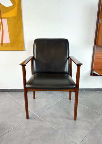 NIEUW . Vintage jaren 60 Fristho Impala stoel met zwart skai