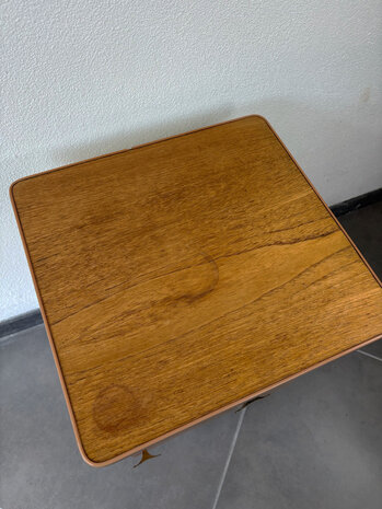 NIEUW . Vintage nachtkastje