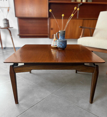 NIEUW . Vintage vierkante salontafel