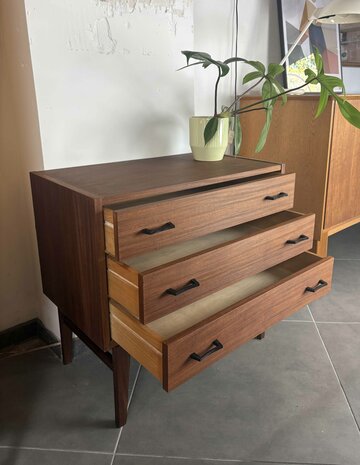 NIEUW . Vintage ladekast van teakhout