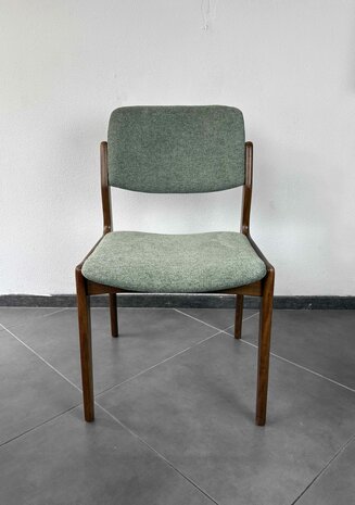 NIEUW . Set vintage eetkamerstoelen opnieuw gestoffeerd