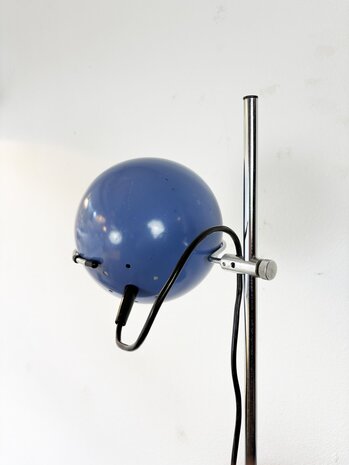 VERKOCHT . Vintage staande lamp met twee bollen