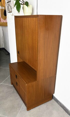 NIEUW . Vintage jaren 60 kast
