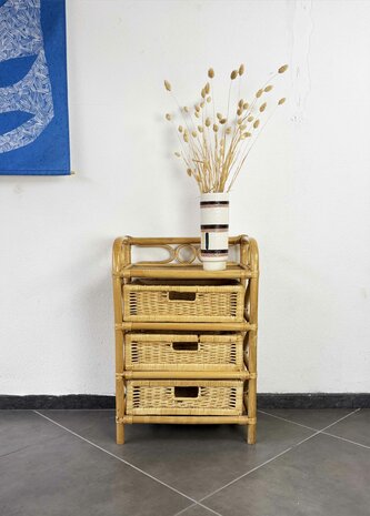 NIEUW . Vintage rotan ladekastje