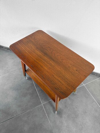 VERKOCHT . Vintage bijzettafel 