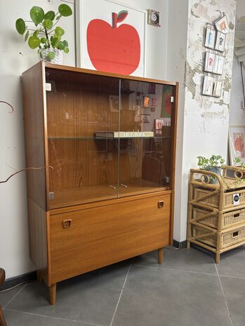 NIEUW . Vintage jaren 60 vitrinekast