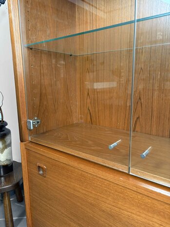 NIEUW . Vintage jaren 60 vitrinekast