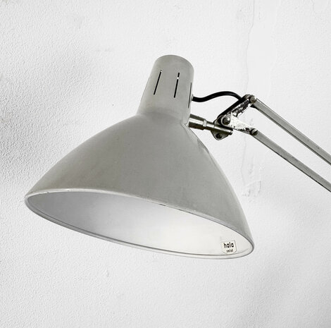 NIEUW . Vintage industri&euml;le Hala bureaulamp 