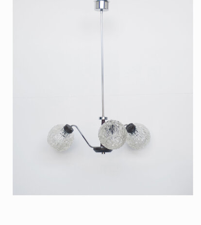 Vintage Jaren 60 drie-armige hanglamp met glazen kelken