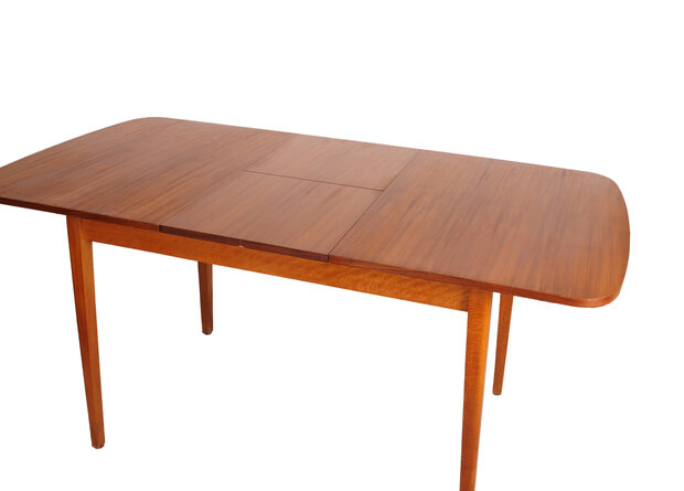 Uitschuifbare teakhouten tafel