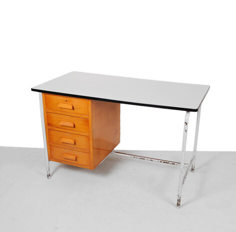 Vintage industrieel bureau