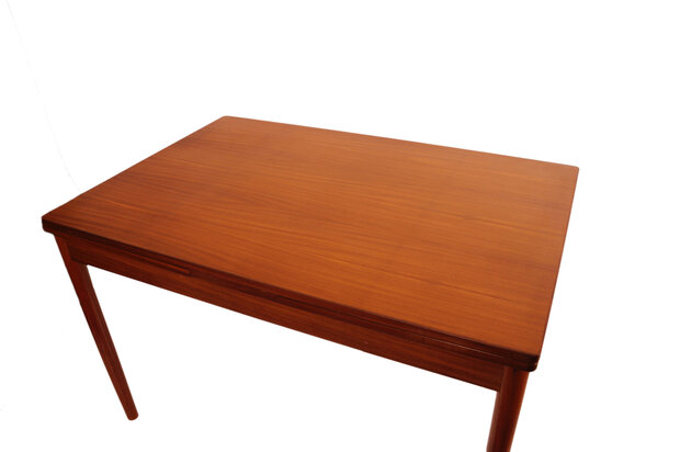 Uitschuifbare vintage tafel