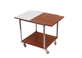 Vintage bijzettafel op wielen